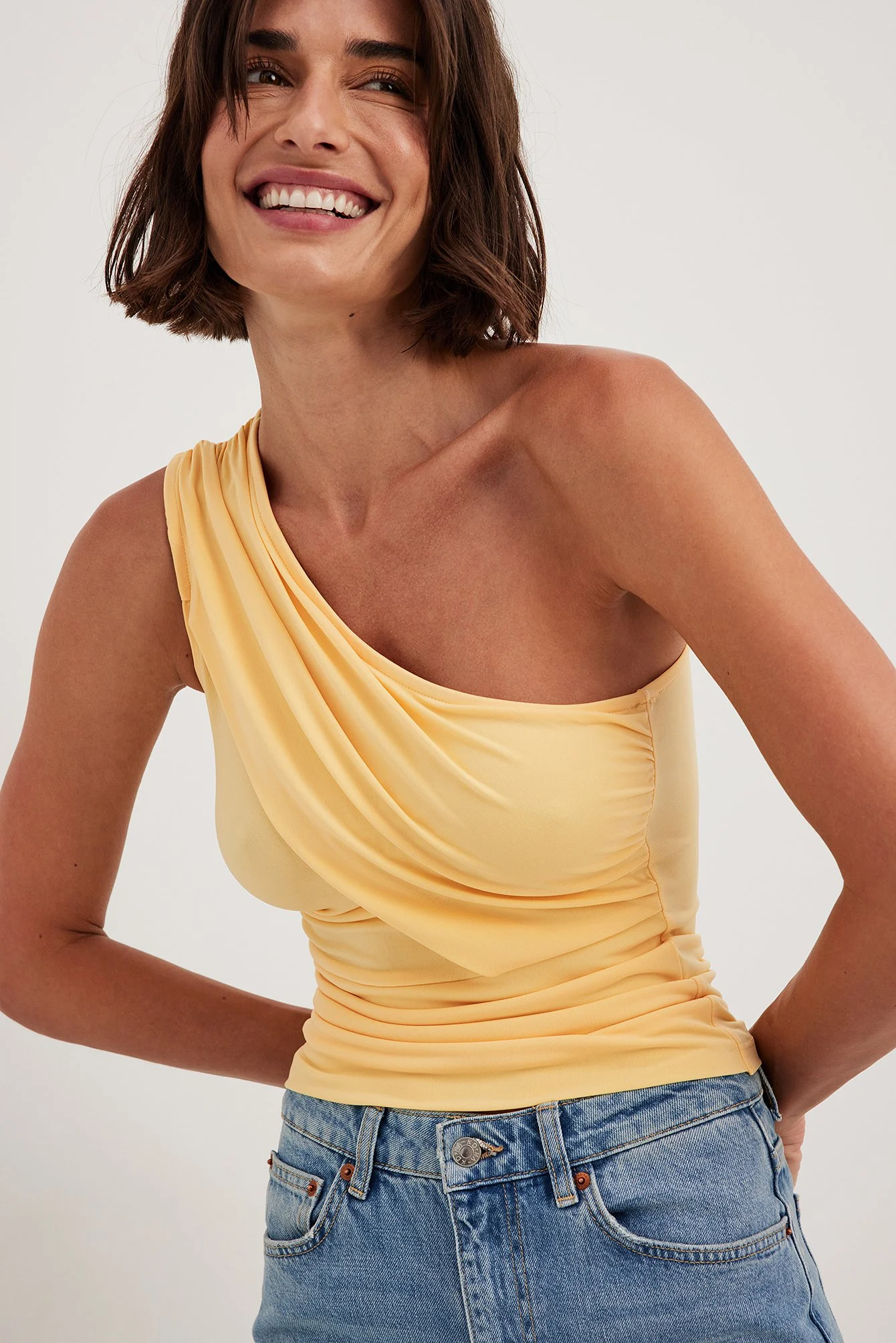 Einseitig schulterfreies Jersey-Top