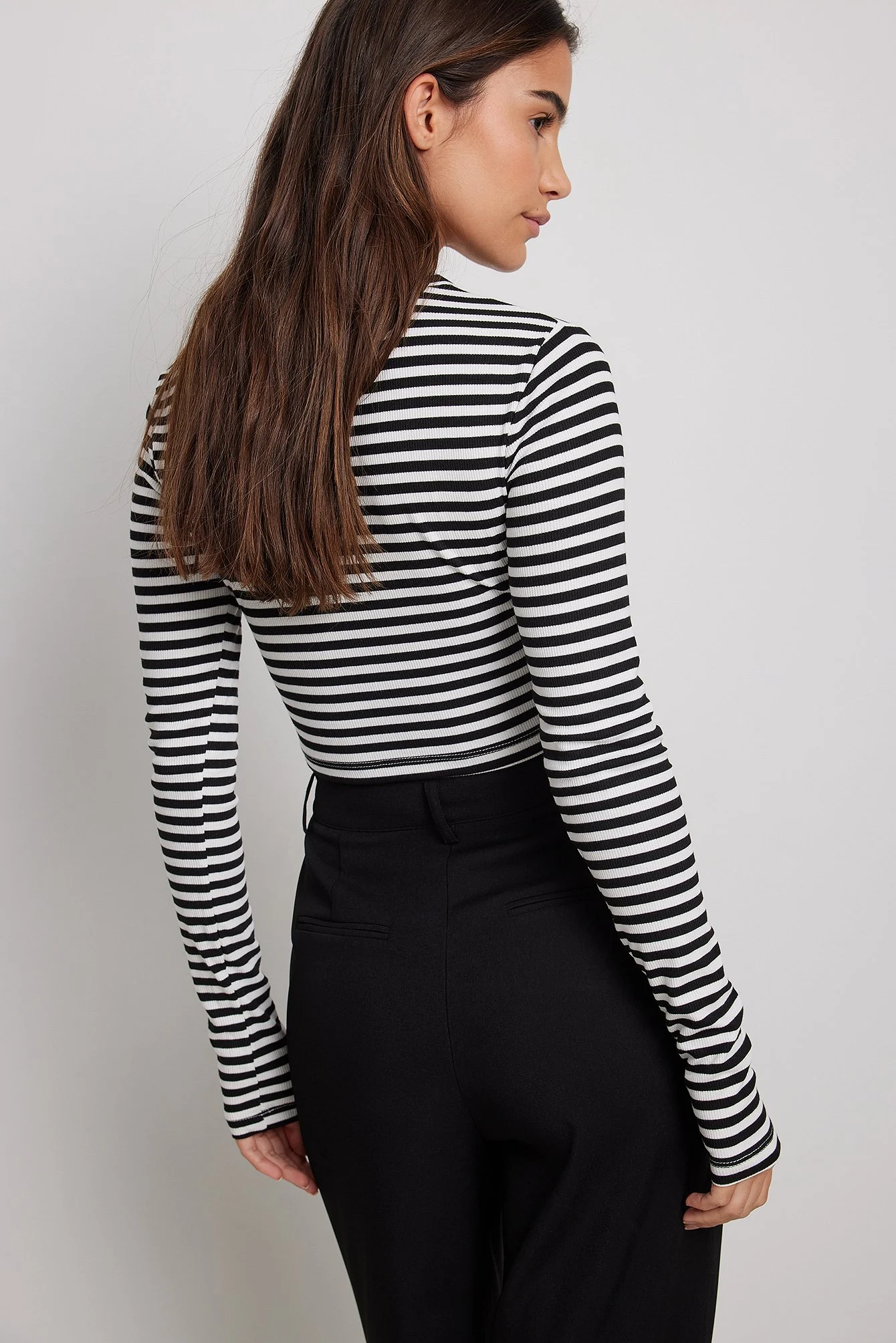 Recyceltes kurzes, gestreiftes Longsleeve-Shirt