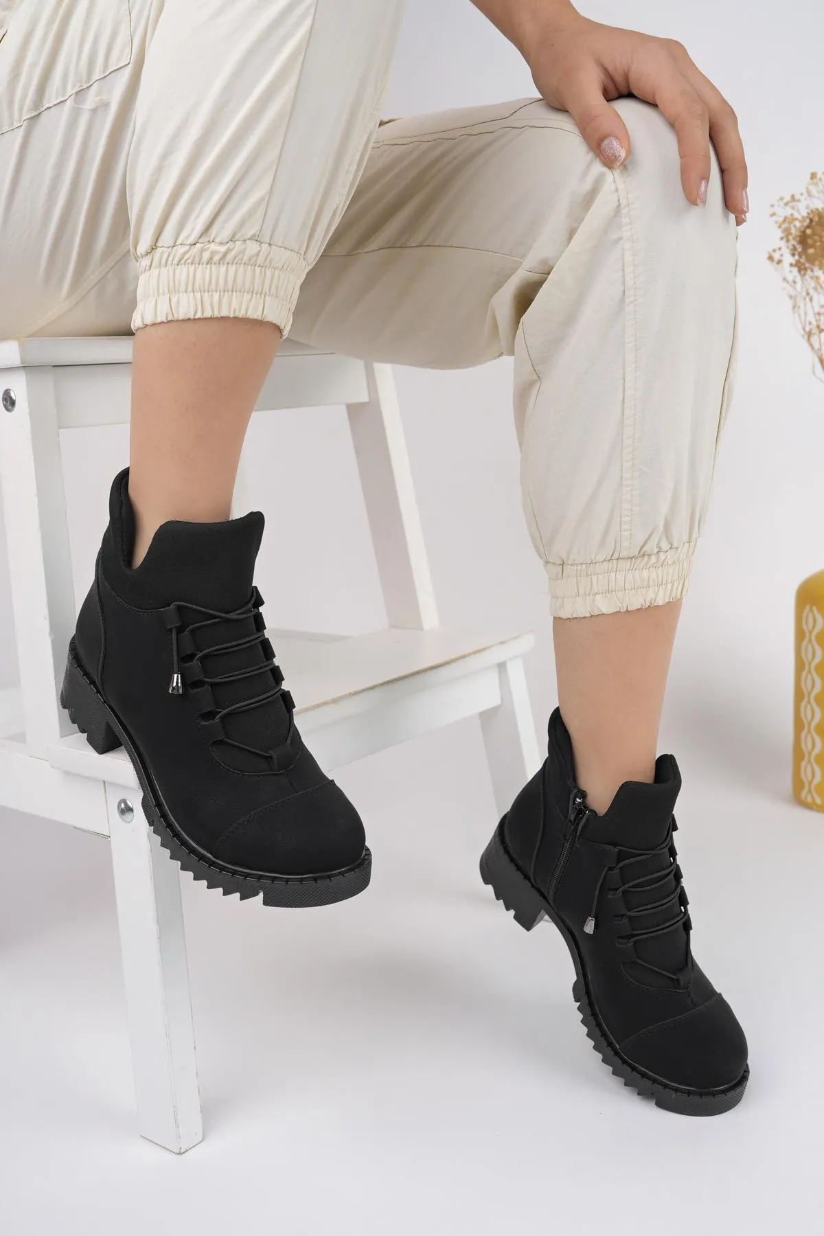 MUGGO  Molde-garantierte Damen-Stretch-Gummistiefel mit Schnürung und Reißverschluss