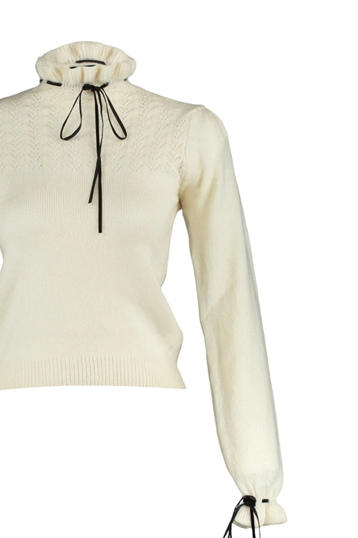 Trendyol Collection  Ecrufarbener, weich strukturierter Strickpullover mit Lochmuster TWOAW21KZ2355