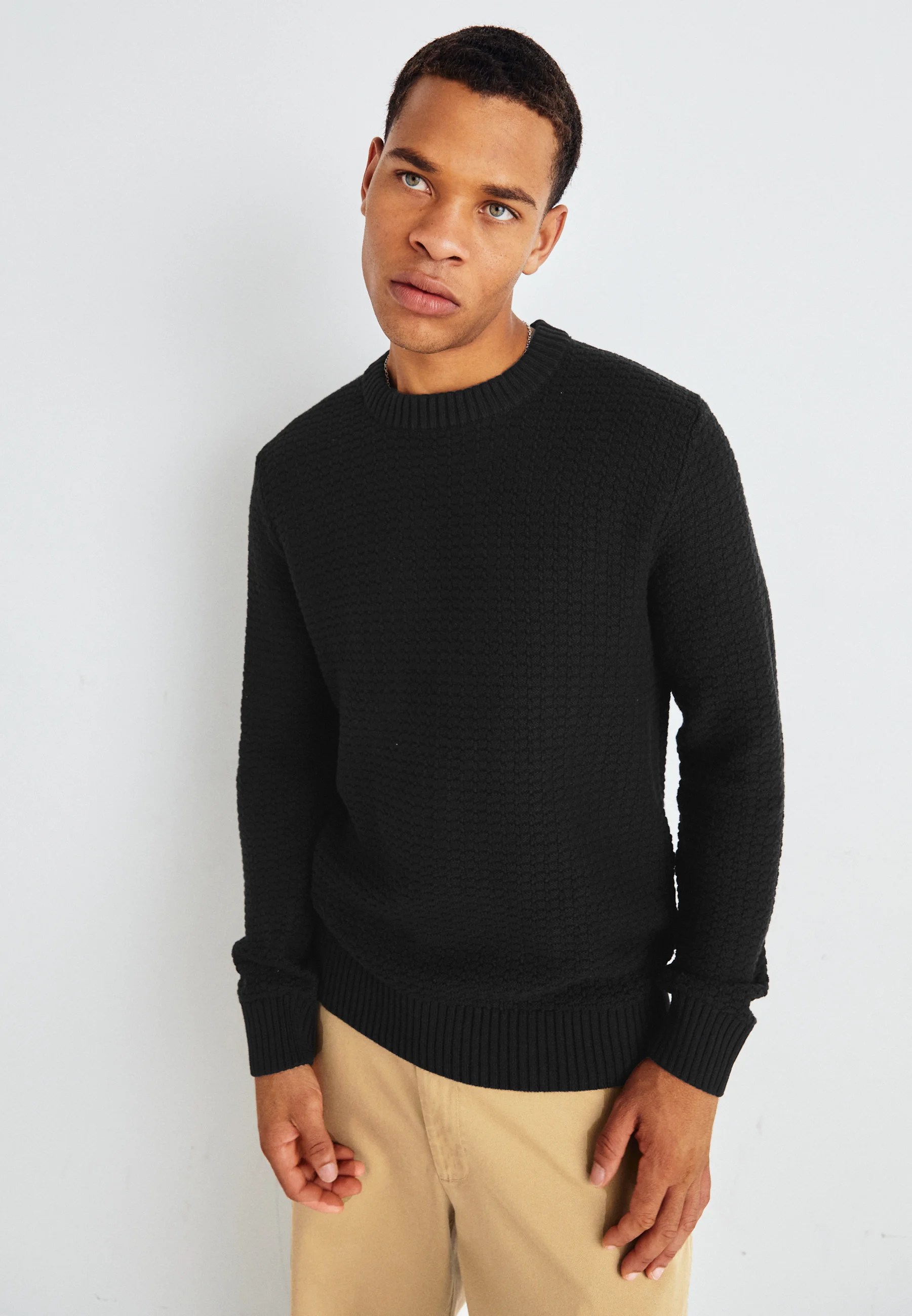 Suéter de cuello redondo con estructura SLHTHIM de Selected Homme