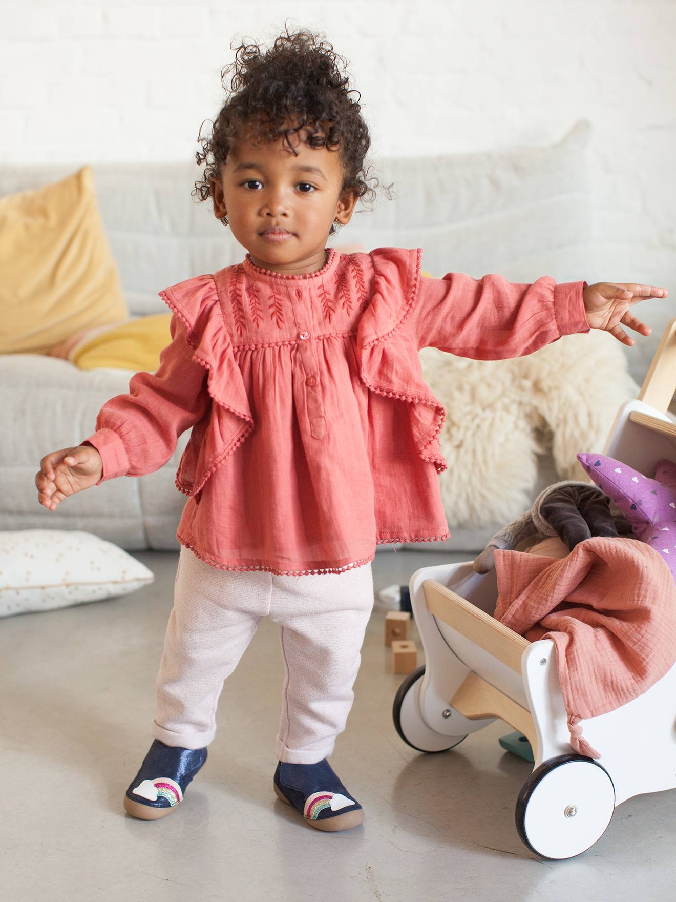 Chaussons bébé fille en cuir souple bleu marine