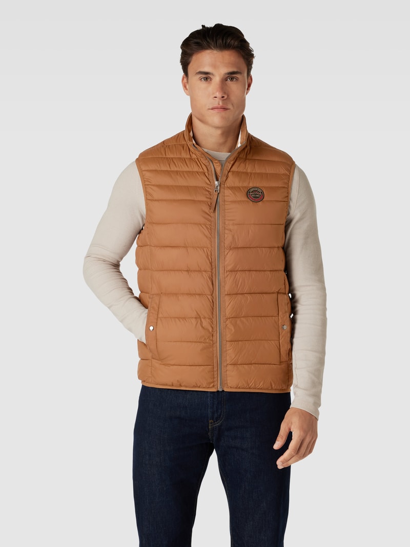Steppweste mit Label-Patch in haselnuss braun