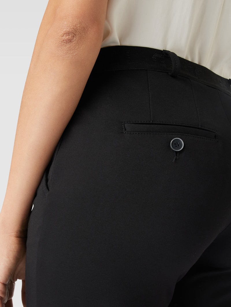 Stoffhose mit Bügelfalten in schwarz