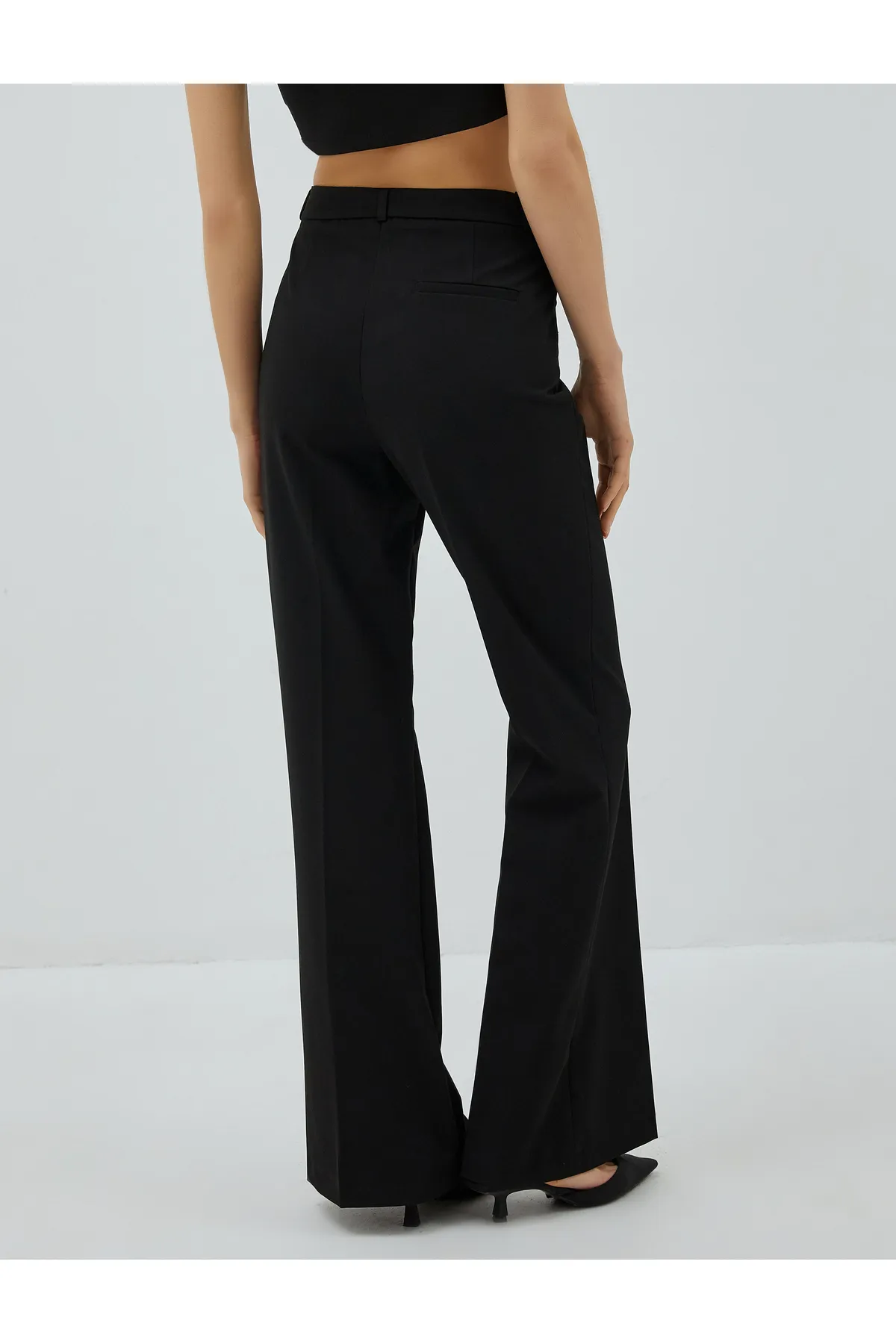 Koton  Stoffhose mit ausgestelltem Bein und hoher Taille