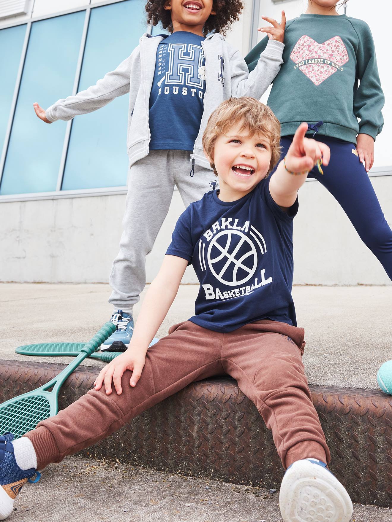 Tee-shirt sport motif ballon en relief garçon bleu nuit