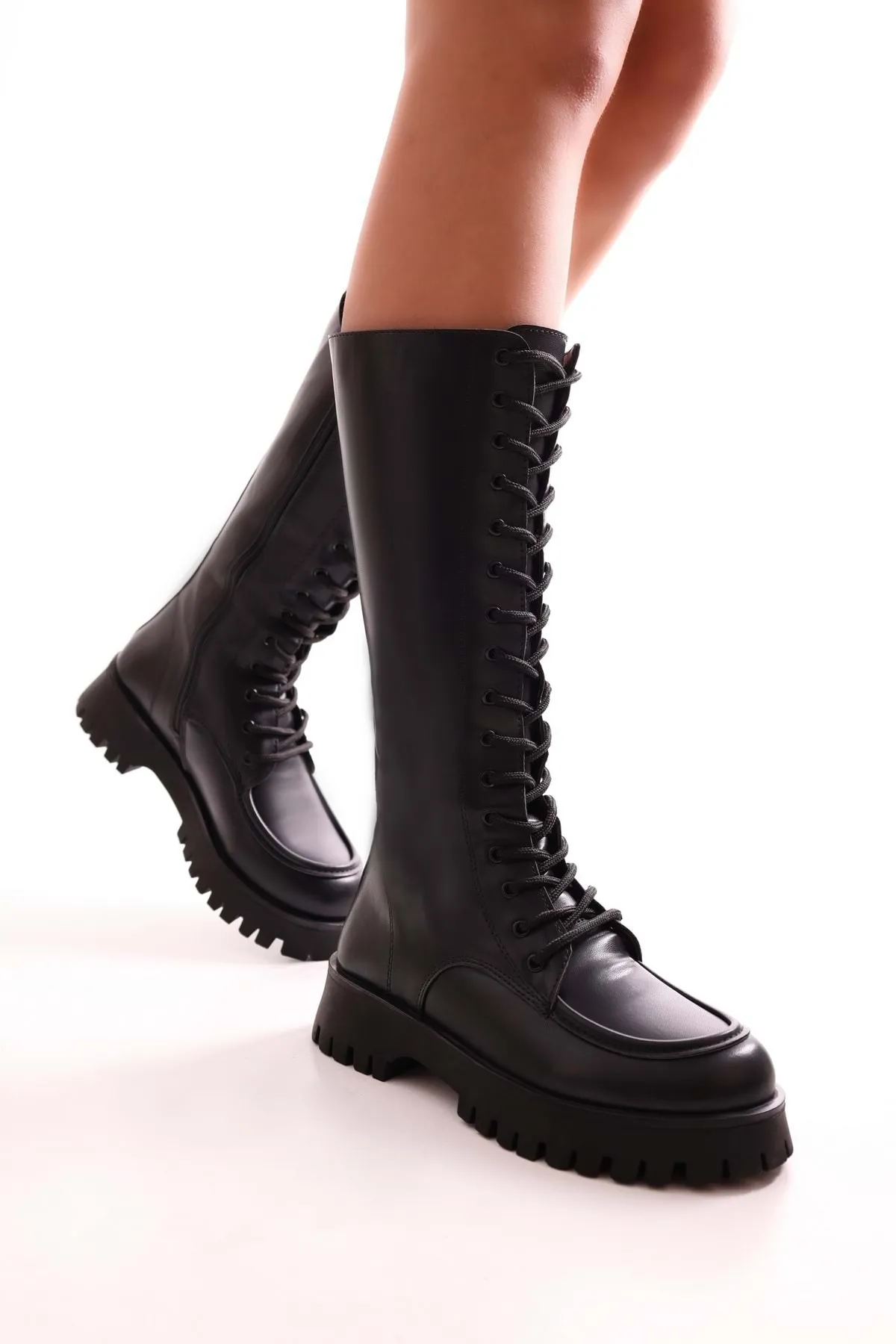 Shoeberry  Damen Lasula Schwarze Stiefel Schwarze Haut