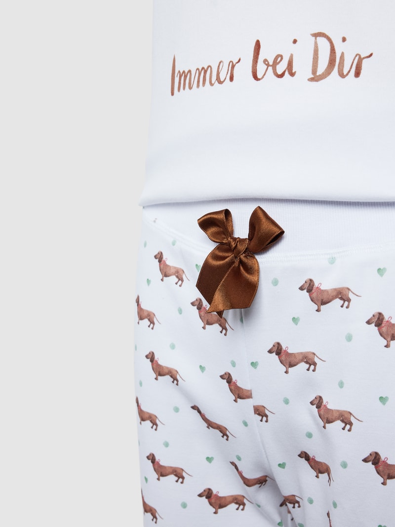 Pyjama mit Motiv- und Statement-Print Modell 'Mein Glücksmoment' in weiß