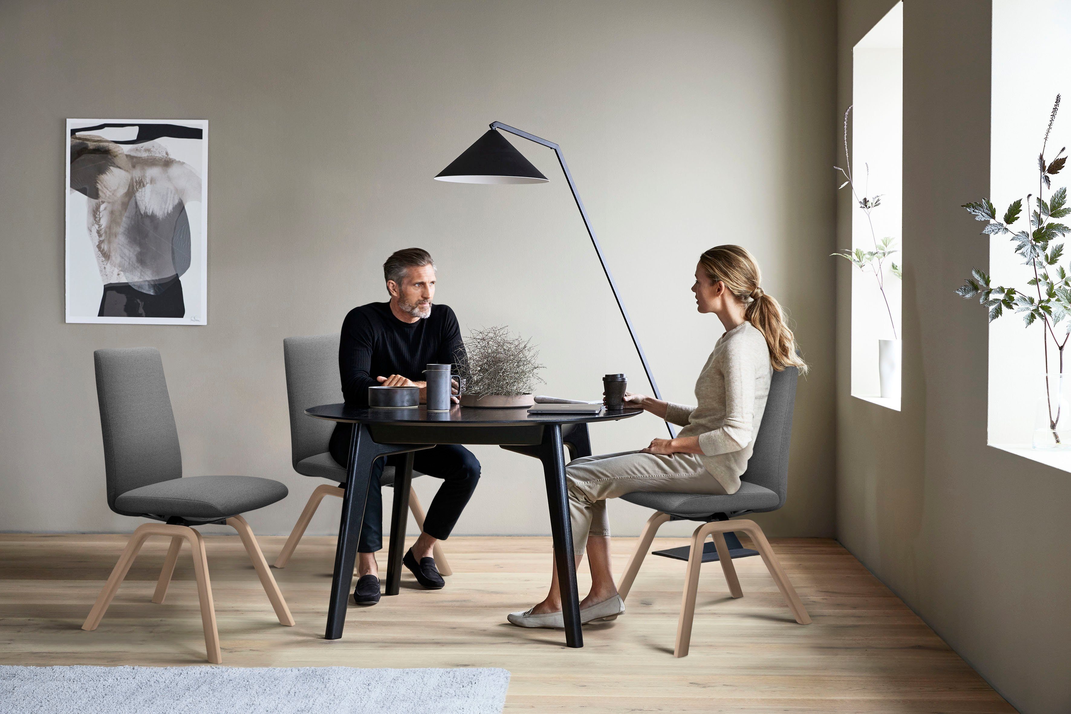 Stressless® Polsterstuhl Laurel, Low Back, Größe M, mit schräggestellten Beinen in Eiche natur