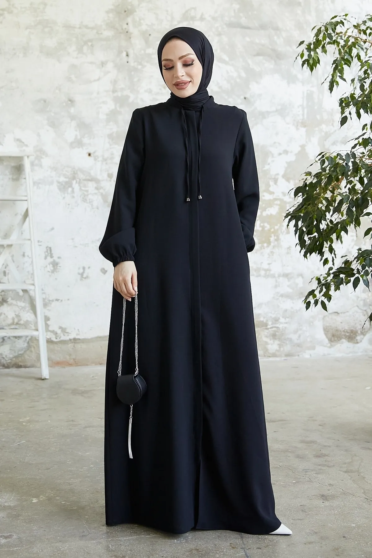 InStyle  Abaya mit Spitzenkragen und versteckter Knopfleiste – Schwarz