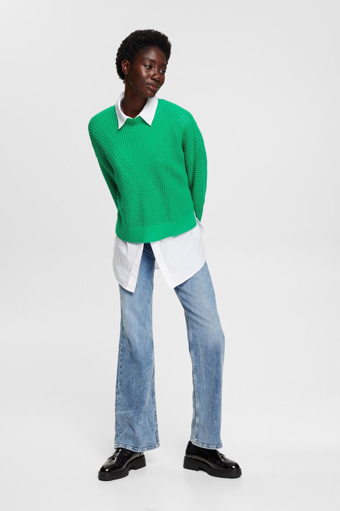 Weiter Pullover mit Stehkragen