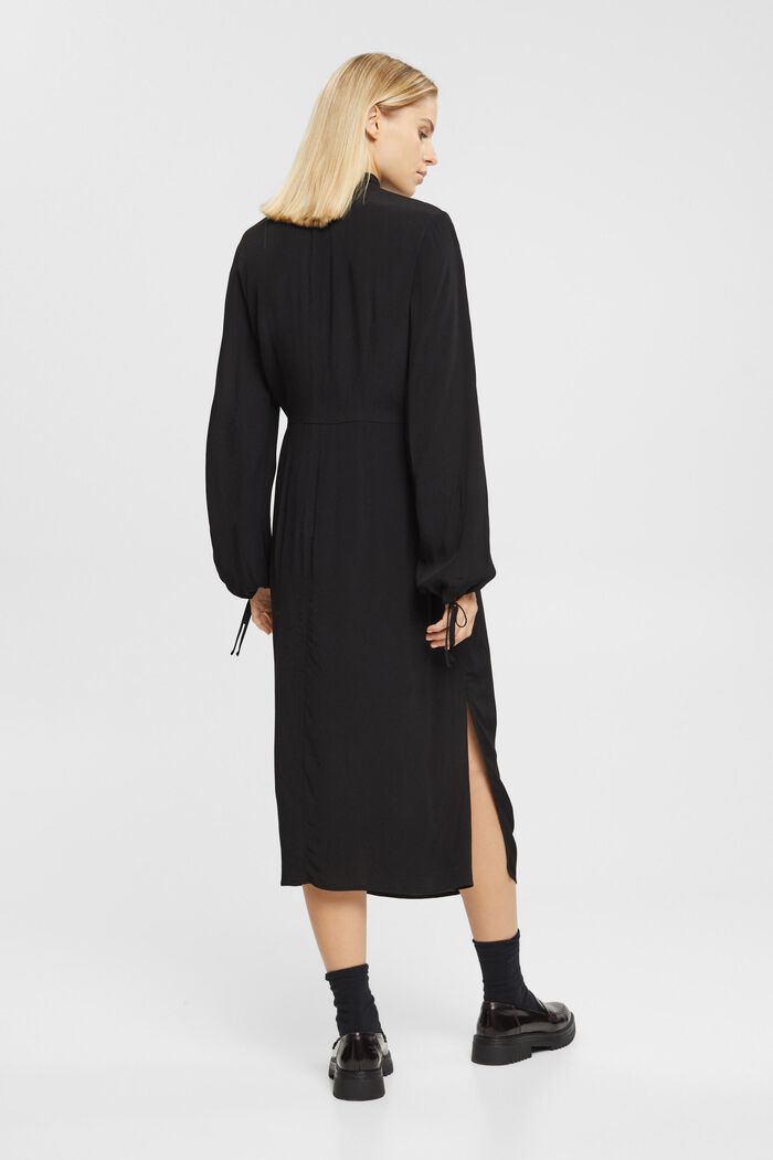 Kleid mit Stehkragen