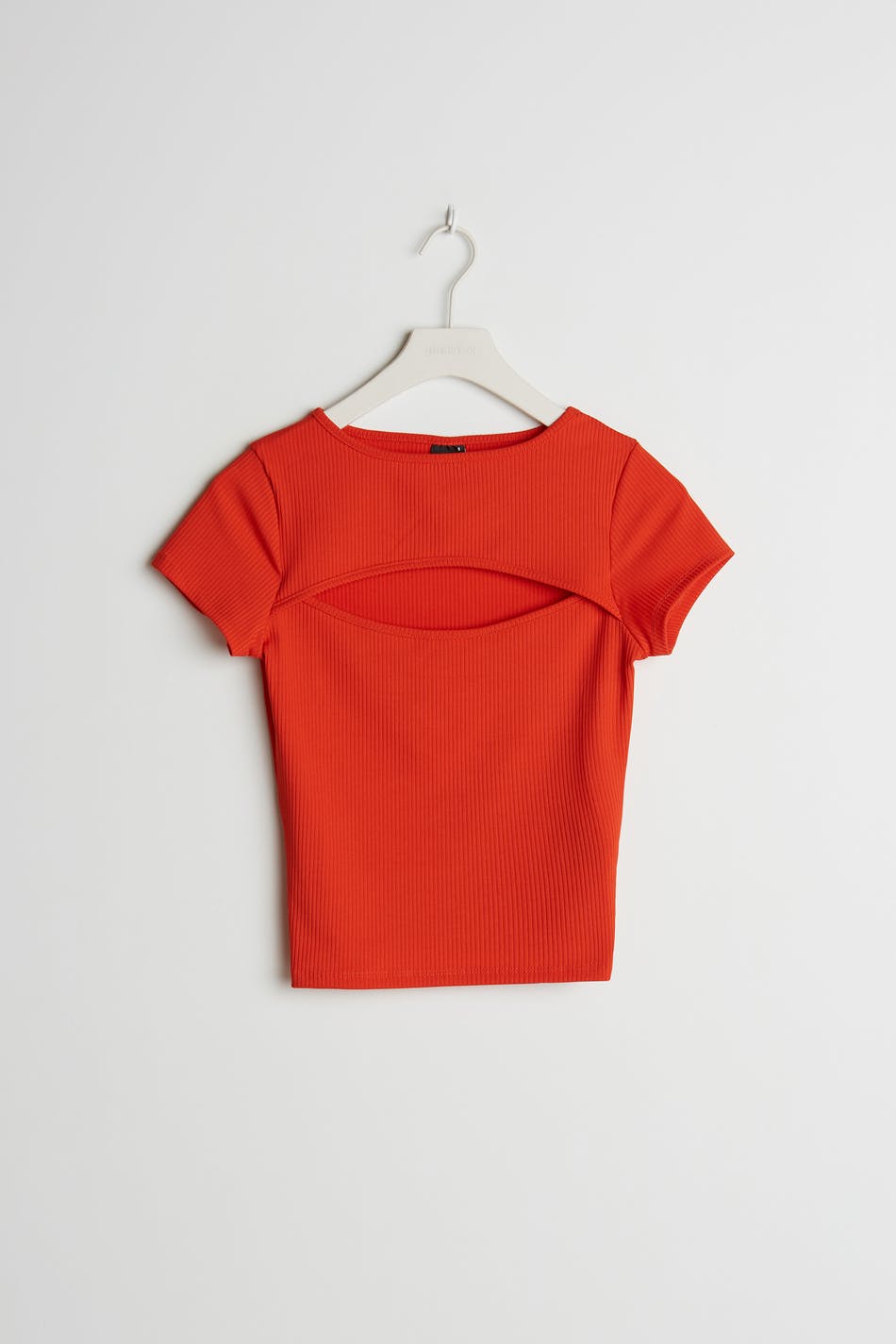 Leo cutout top
