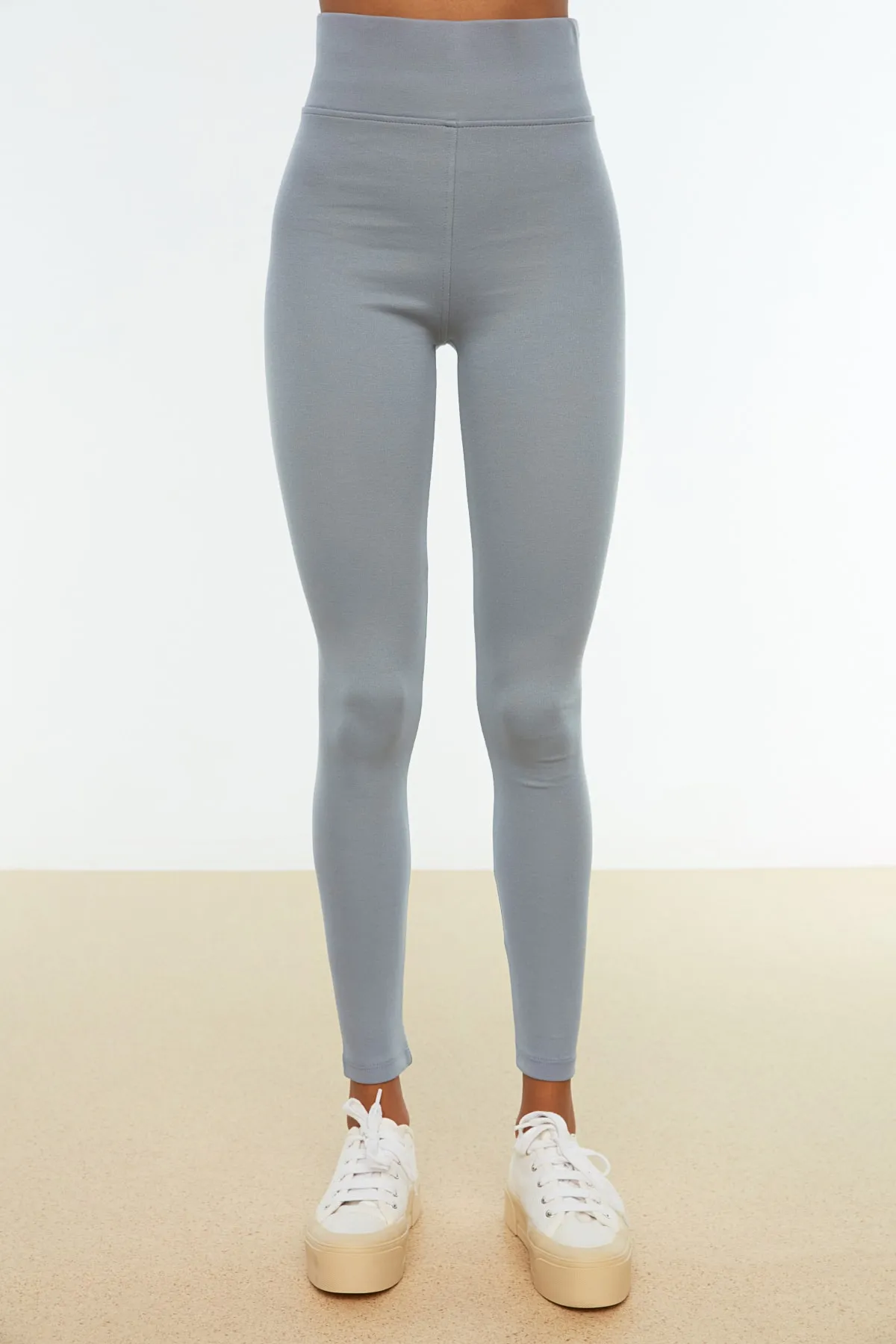 Trendyol Collection  Graue Recovery-Strumpfhose mit hoher Taille und elastischem Bund TWOAW20TA0087