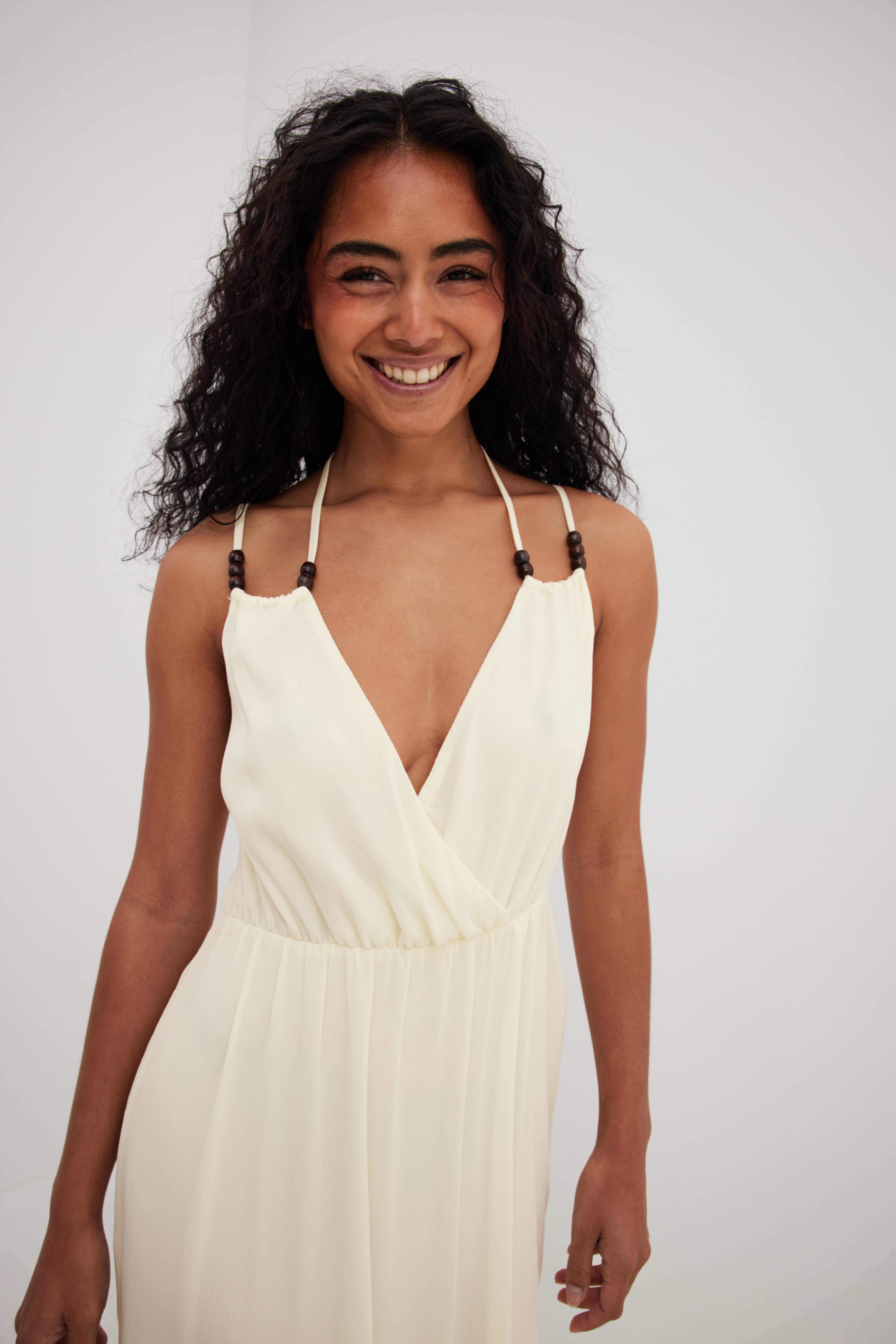 Strukturiertes Chiffonkleid mit Perlendetails