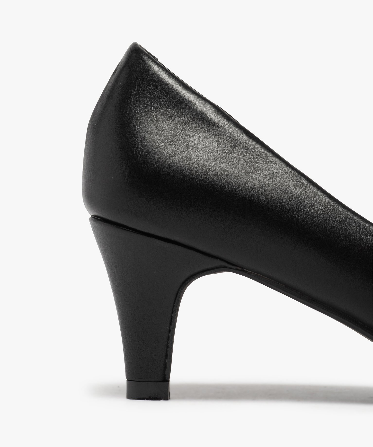 Escarpins femme unis à petit talon et bout amande noir | GEMO