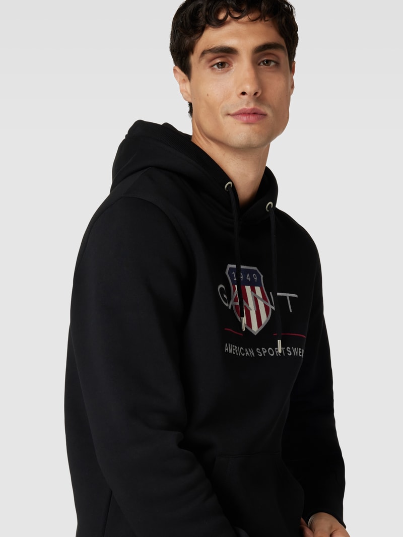 Hoodie mit Label-Stitching Modell 'ARCHIVE SHIELD' in schwarz
