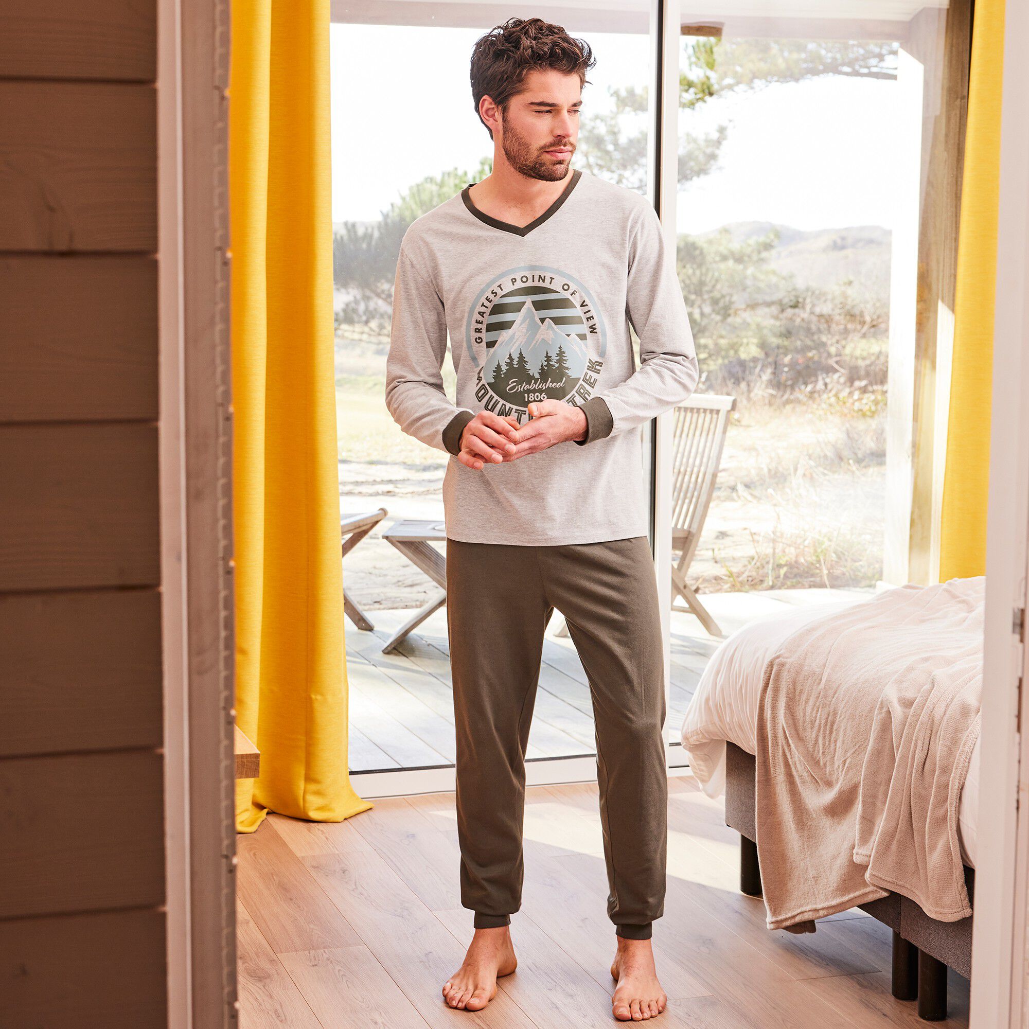Pyjama pantalon col V contrasté manches longues