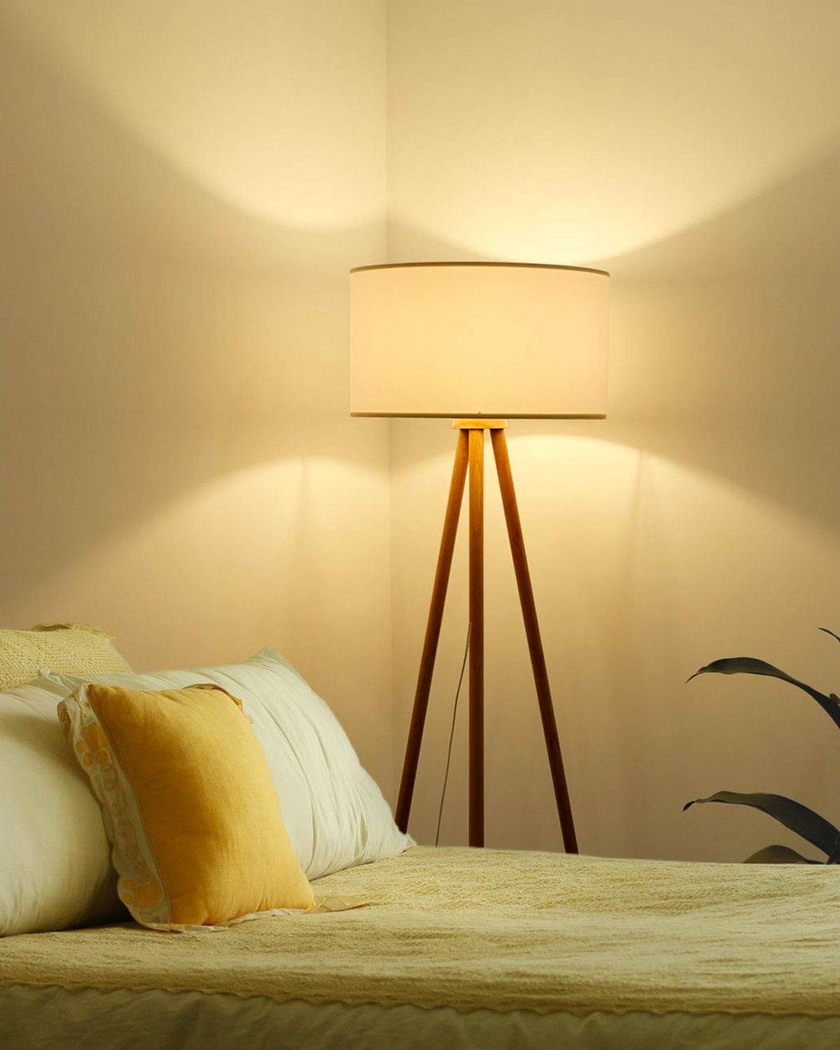 Tomons LED Stehlampe Stehleuchte Stativ aus Holz, mit 8W LED-Leuchtmittel, LED fest integriert