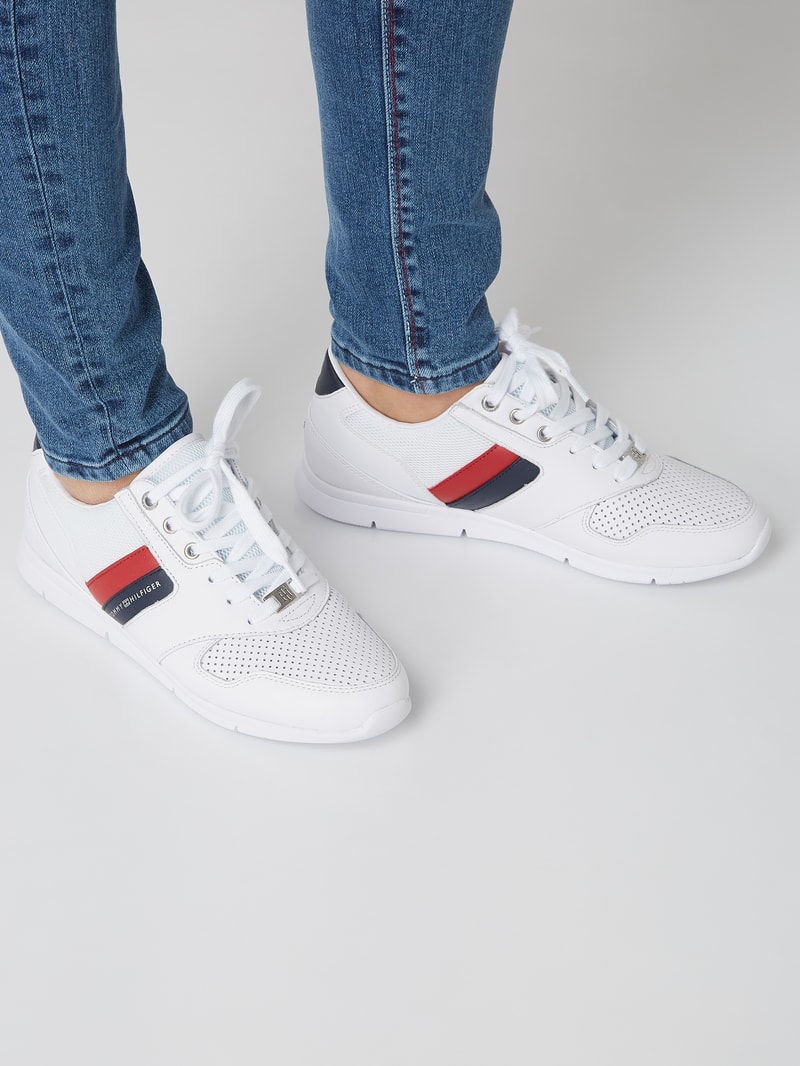 Sneaker mit Meshbesatz in weiß