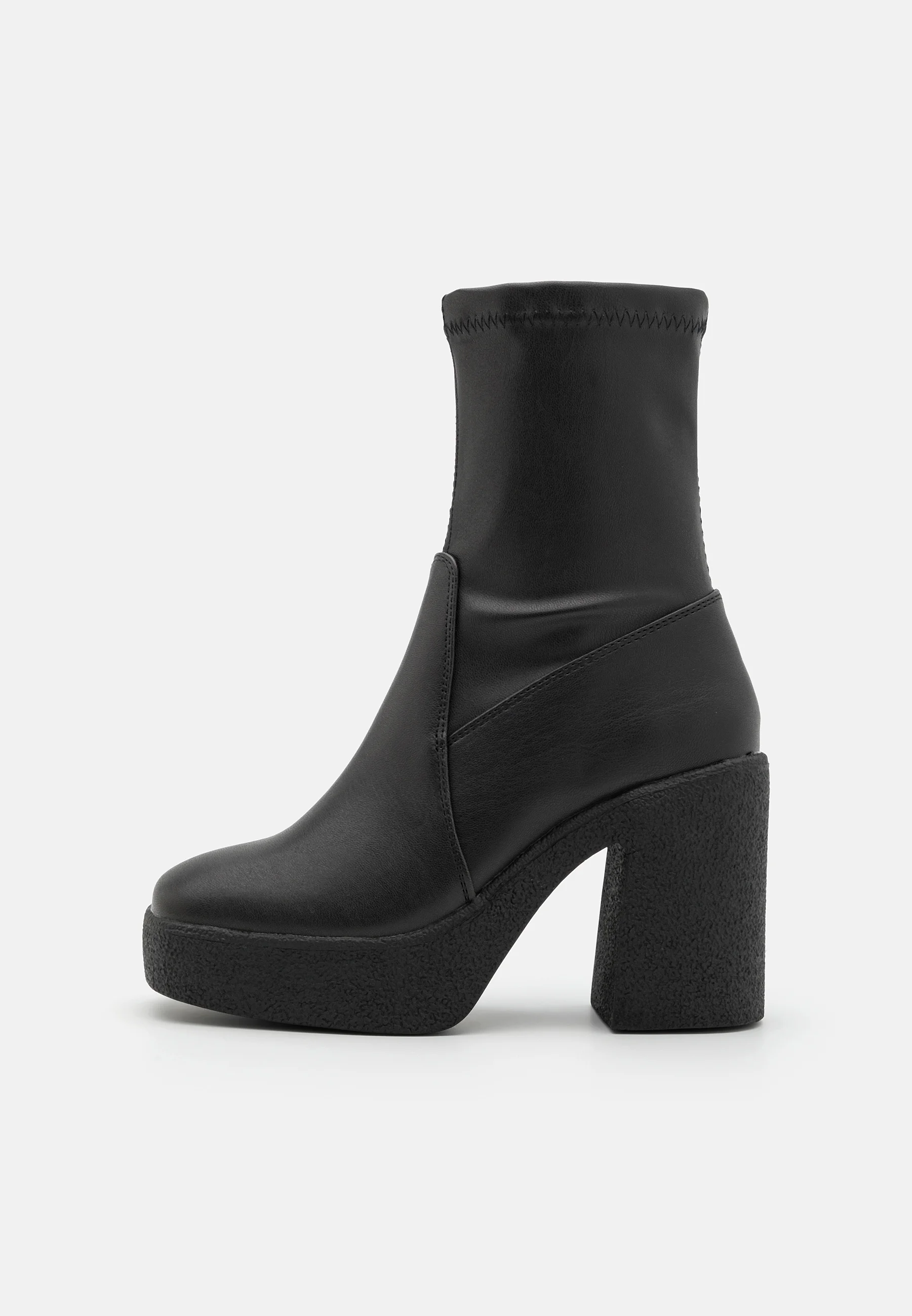 Botines de tacón par e impar