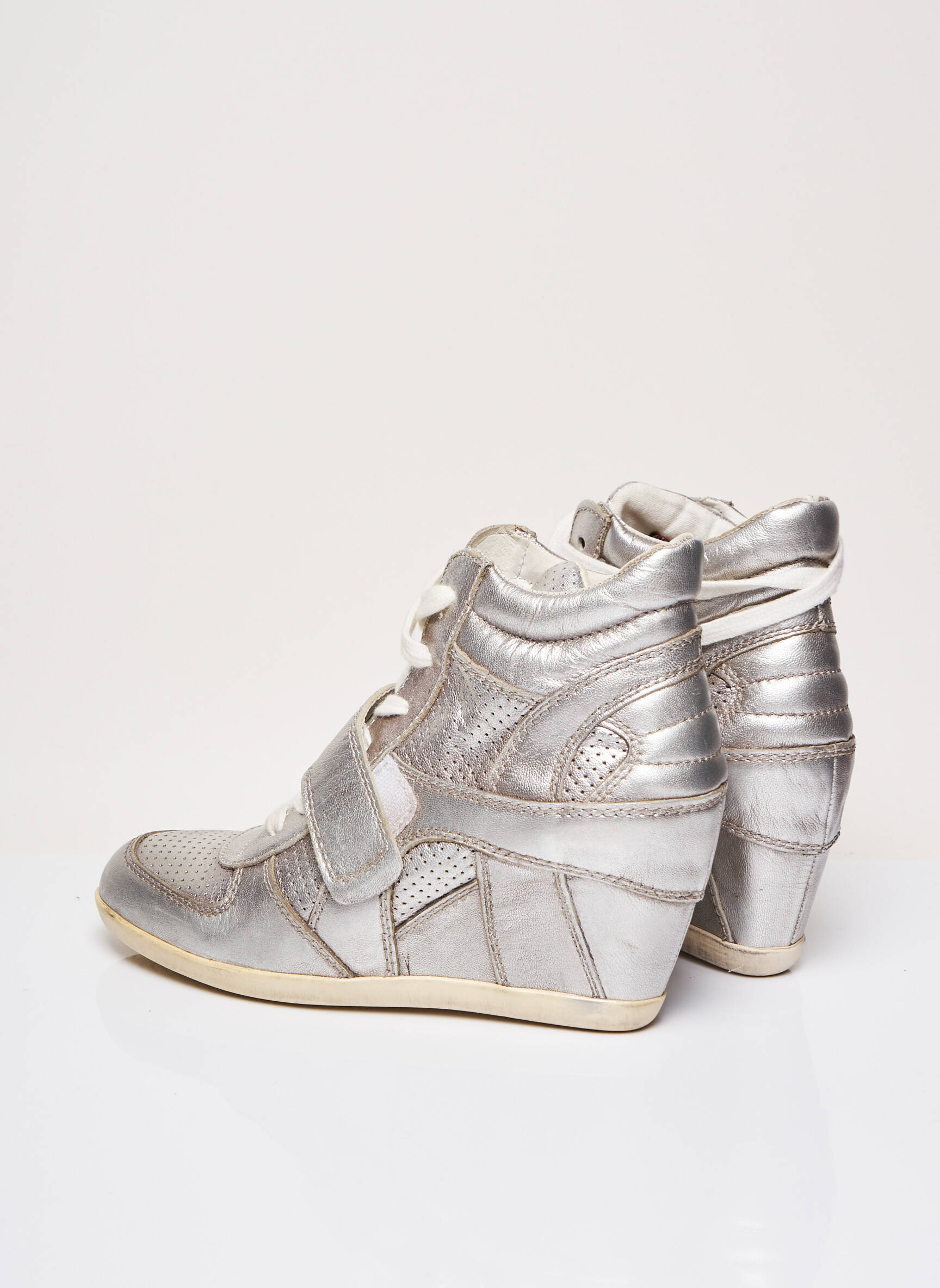 Ash Baskets Femme couleur gris