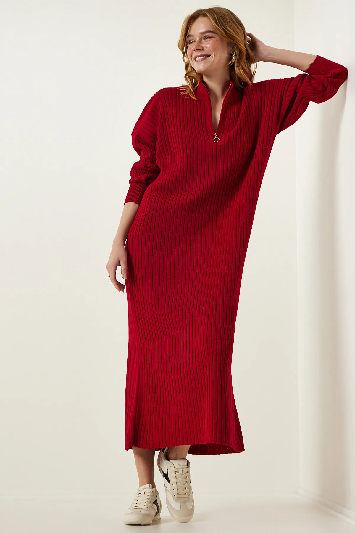 Happiness İstanbul  Rotes, geripptes Oversize-Strickkleid für Damen DD01251