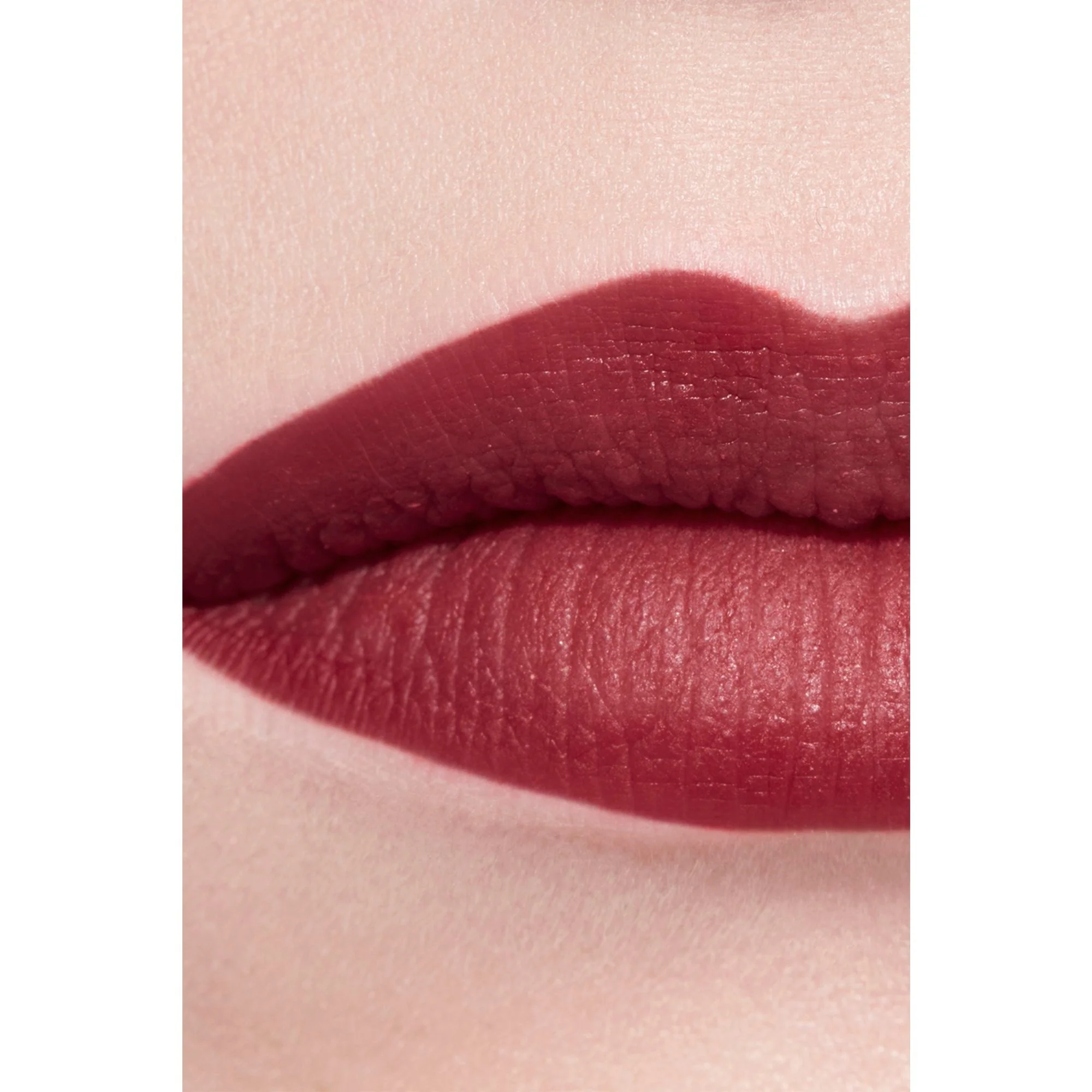 ROUGE ALLURE VELVET - O BATOM AVELUDADO E LUMINOSO