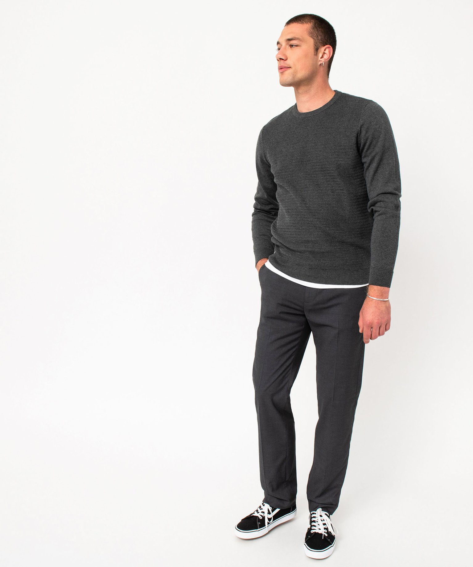 Pull en coton homme avec maille fantaisie sur l’avant gris fonce | GEMO
