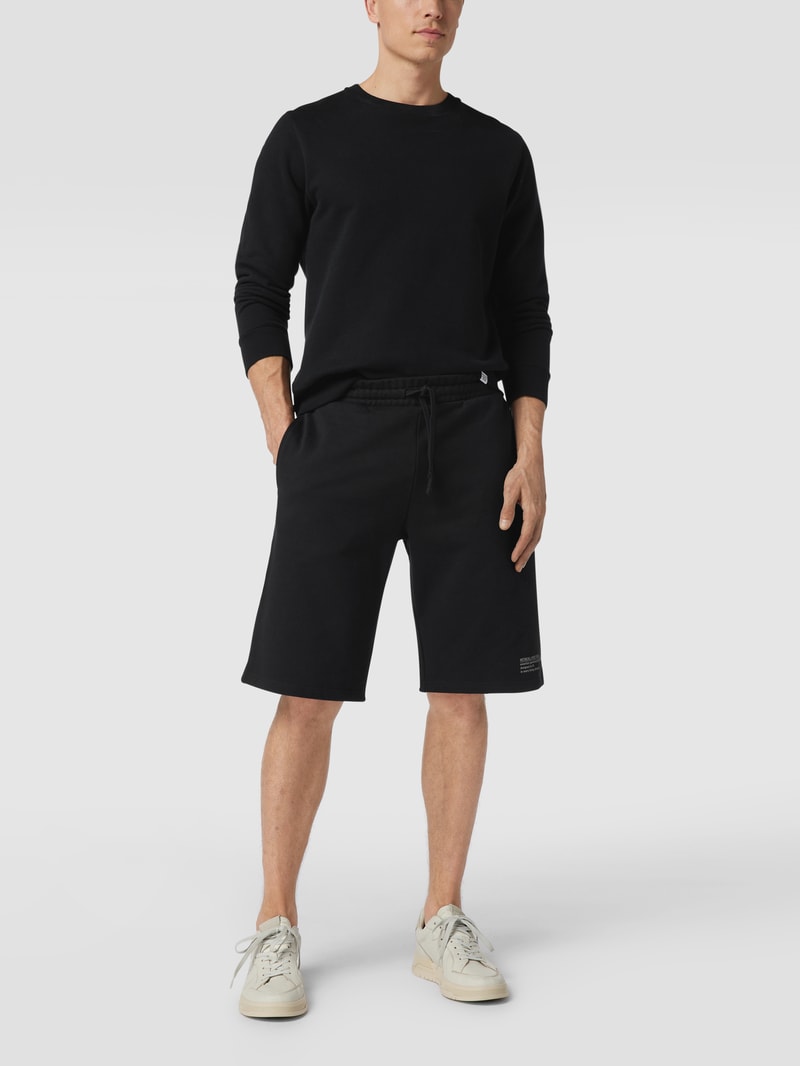Sweatshorts mit Label-Print in schwarz
