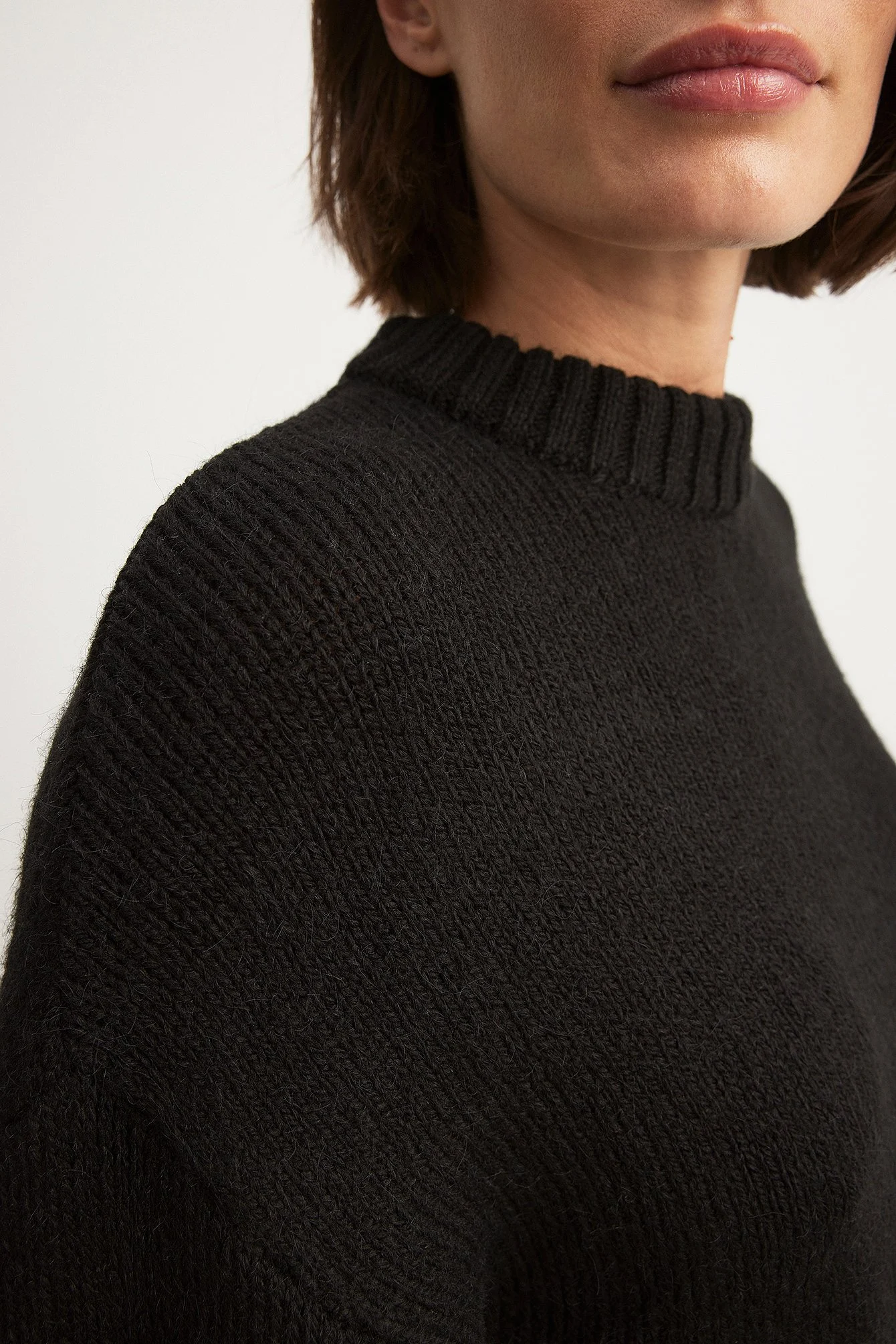 Rundhalsausschnitt Strickpullover