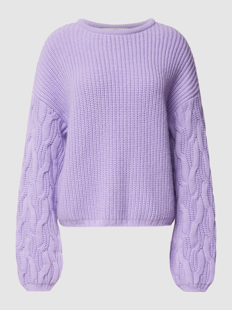 Strickpullover mit Zopfmuster in flieder
