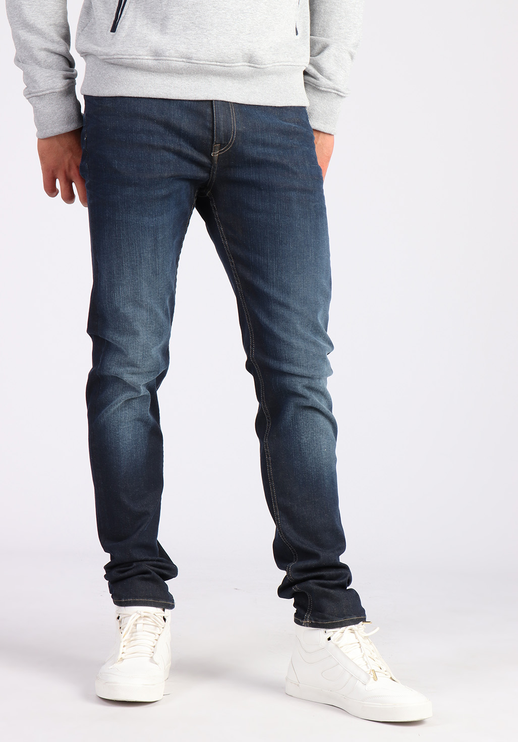 DARKK  Jean bleu délavé, coupe slim