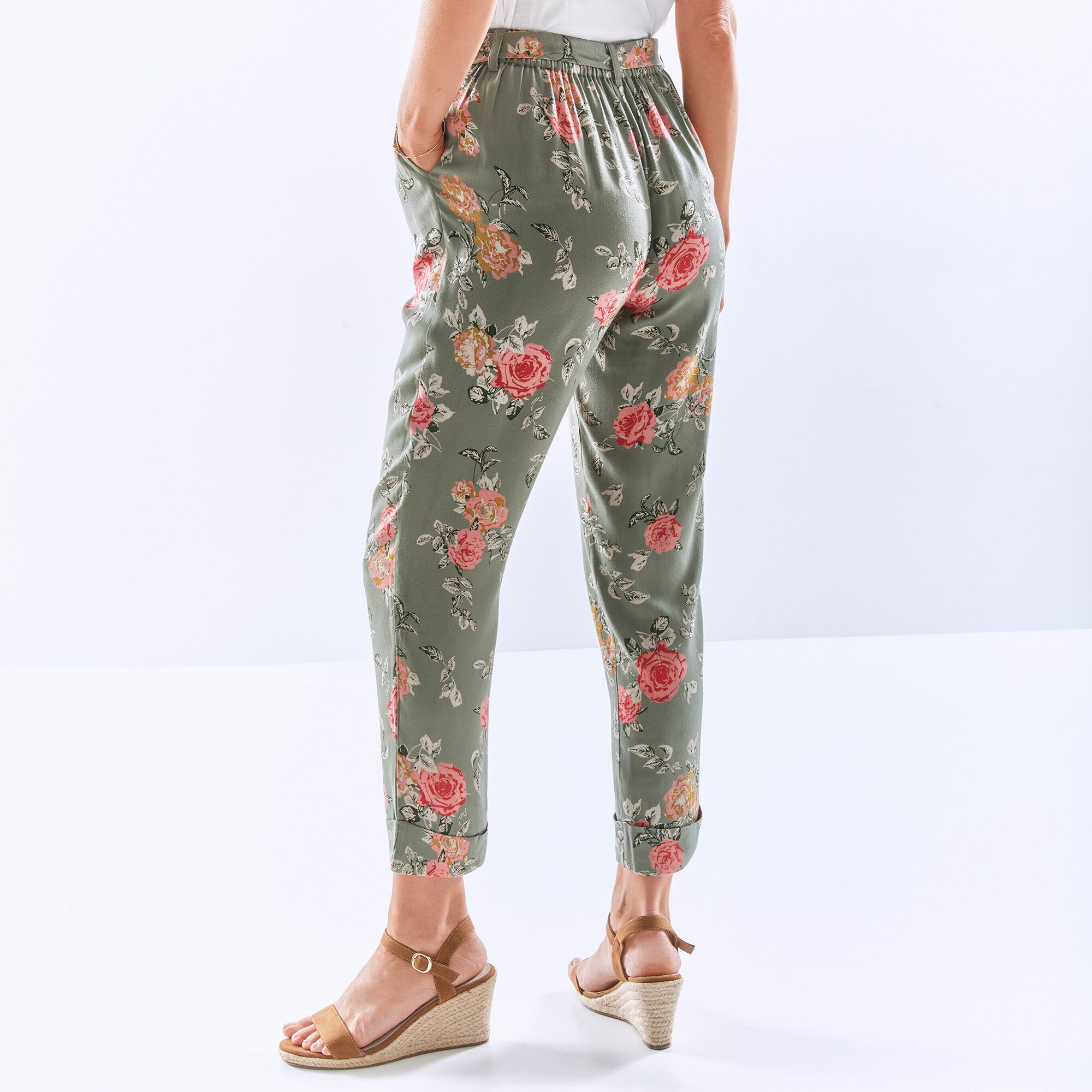 Pantalon 7/8ème fuselée imprimé fleuri