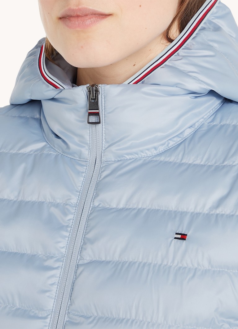 Tommy Hilfiger podložena jakna z žepi na zadrgo in kapuco