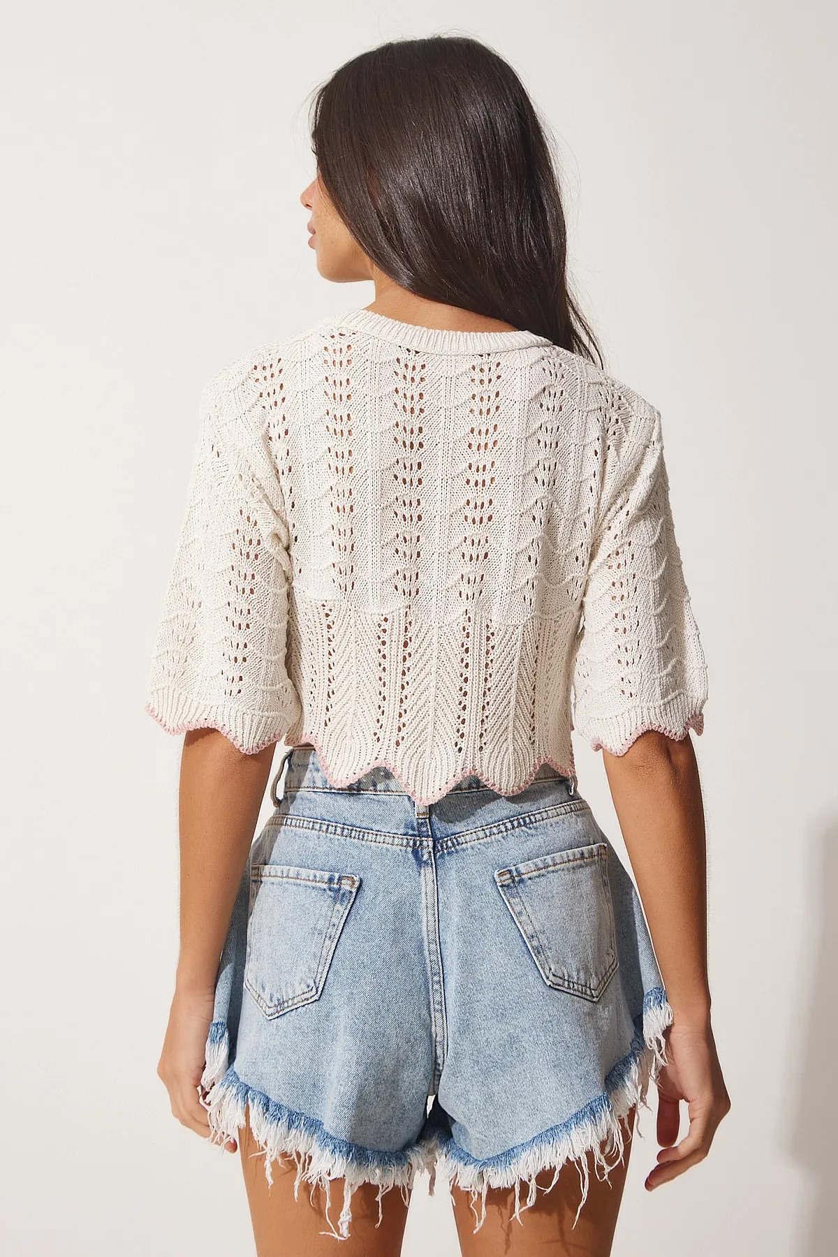 Happiness İstanbul  Rosafarbene, cremefarbene, durchbrochene, gestreifte Strickbluse für Damen MW00115