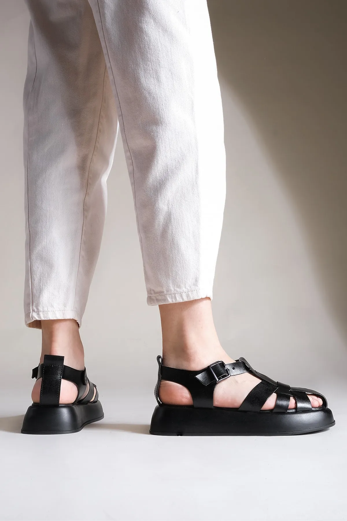 Marjin  Damen Sandalen aus echtem Leder mit dicker Sohle Lanveka schwarz
