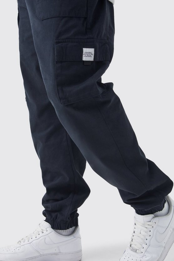 Plus Slim-Fit Cargo-Jogginghose mit elastischem Bund und Schnalle
