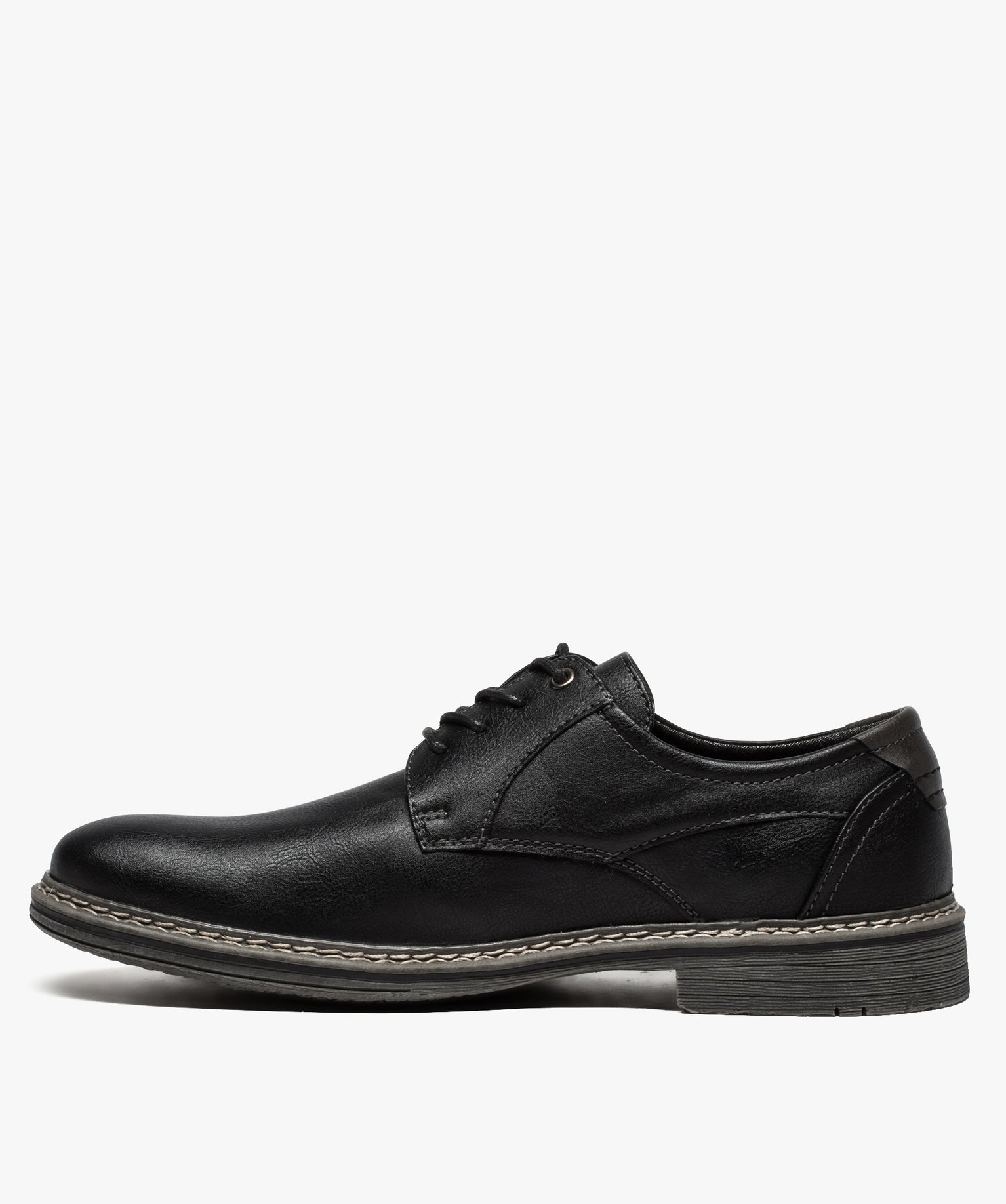 Derbies homme avec un illet métallique et surpiqres noir | GEMO