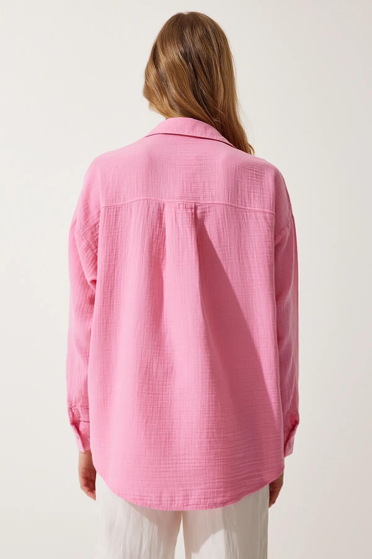 Happiness İstanbul  Hellrosa Oversize-Musselinhemd für Damen mit Taschen MX00150