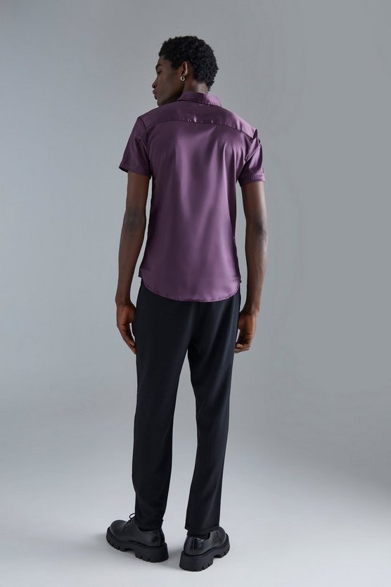 Kurzärmliges Muscle-Fit Hemd aus Satin