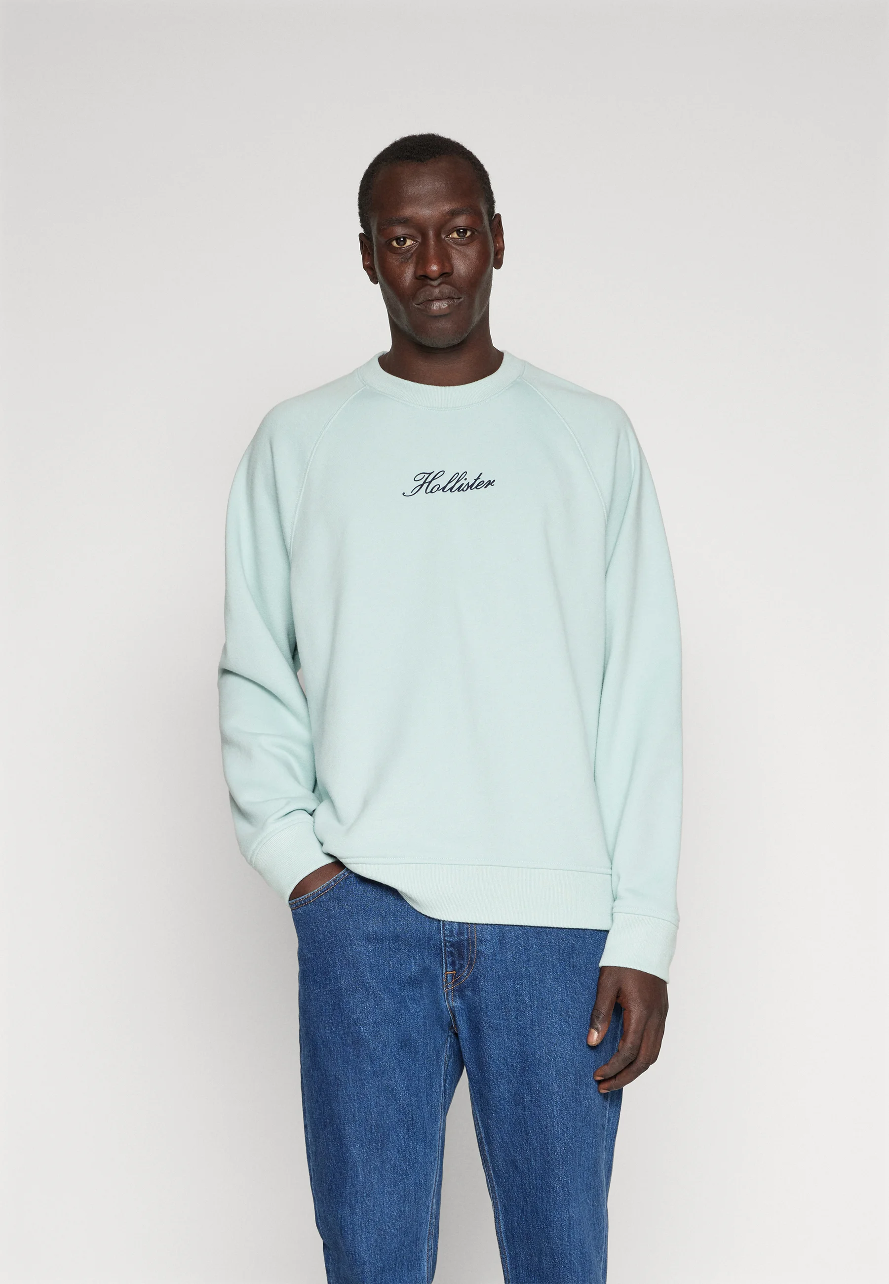 Sudadera Hollister Co. EXCLUSIVE CREW