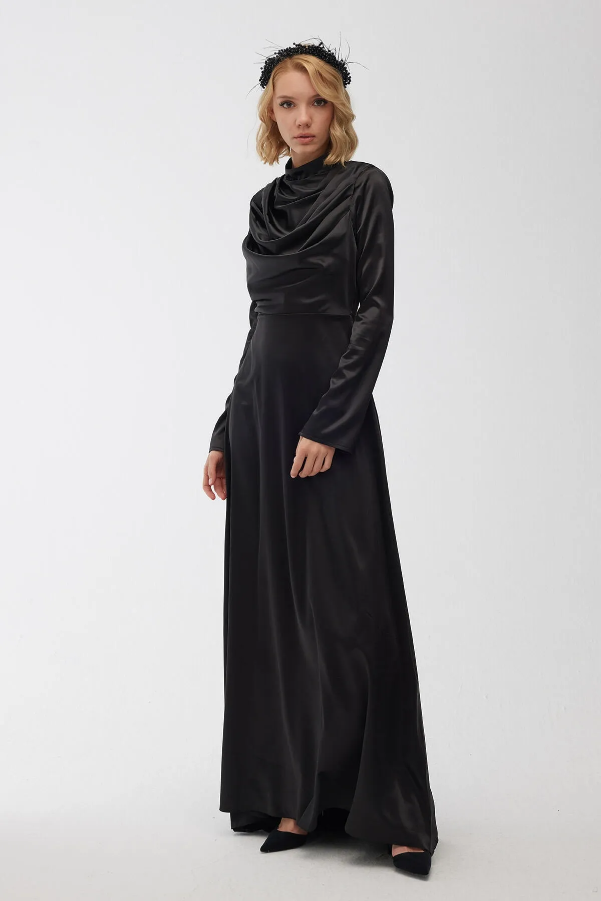 Manuka  Violettes Degaje Abendkleid Schwarz