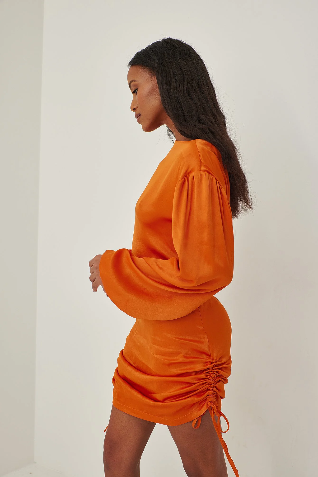 Kordelzug Minikleid