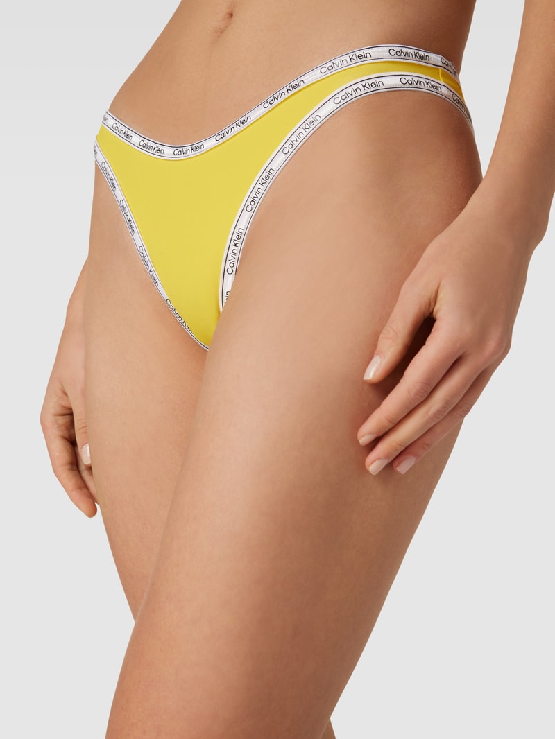 Bikini-String mit Label-Print Modell 'CHEEKY' in gelb