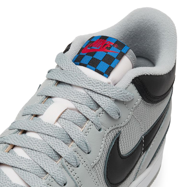 NIKE Wmns Mac Attack 