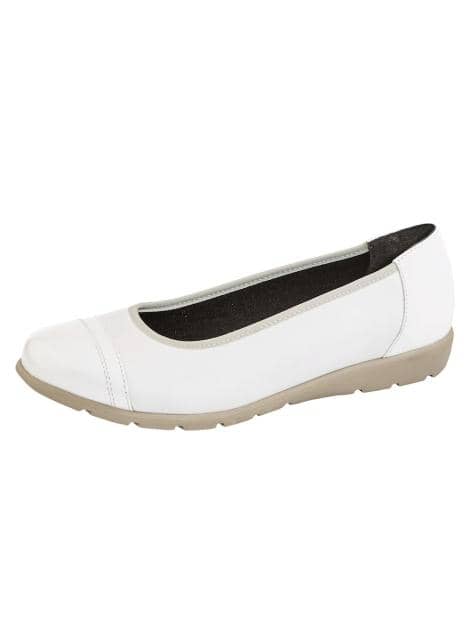 Ballerina in tollem Leder-Mix