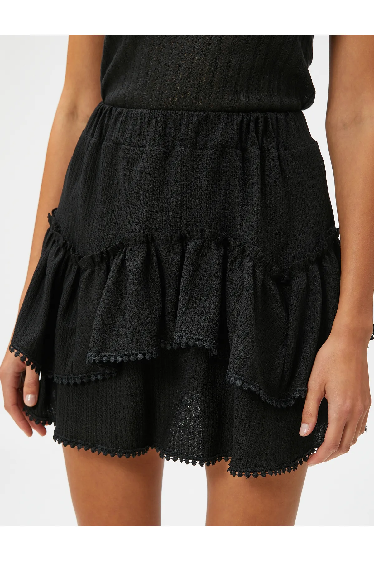 Koton  Gestufter Minirock mit Muscheldetail