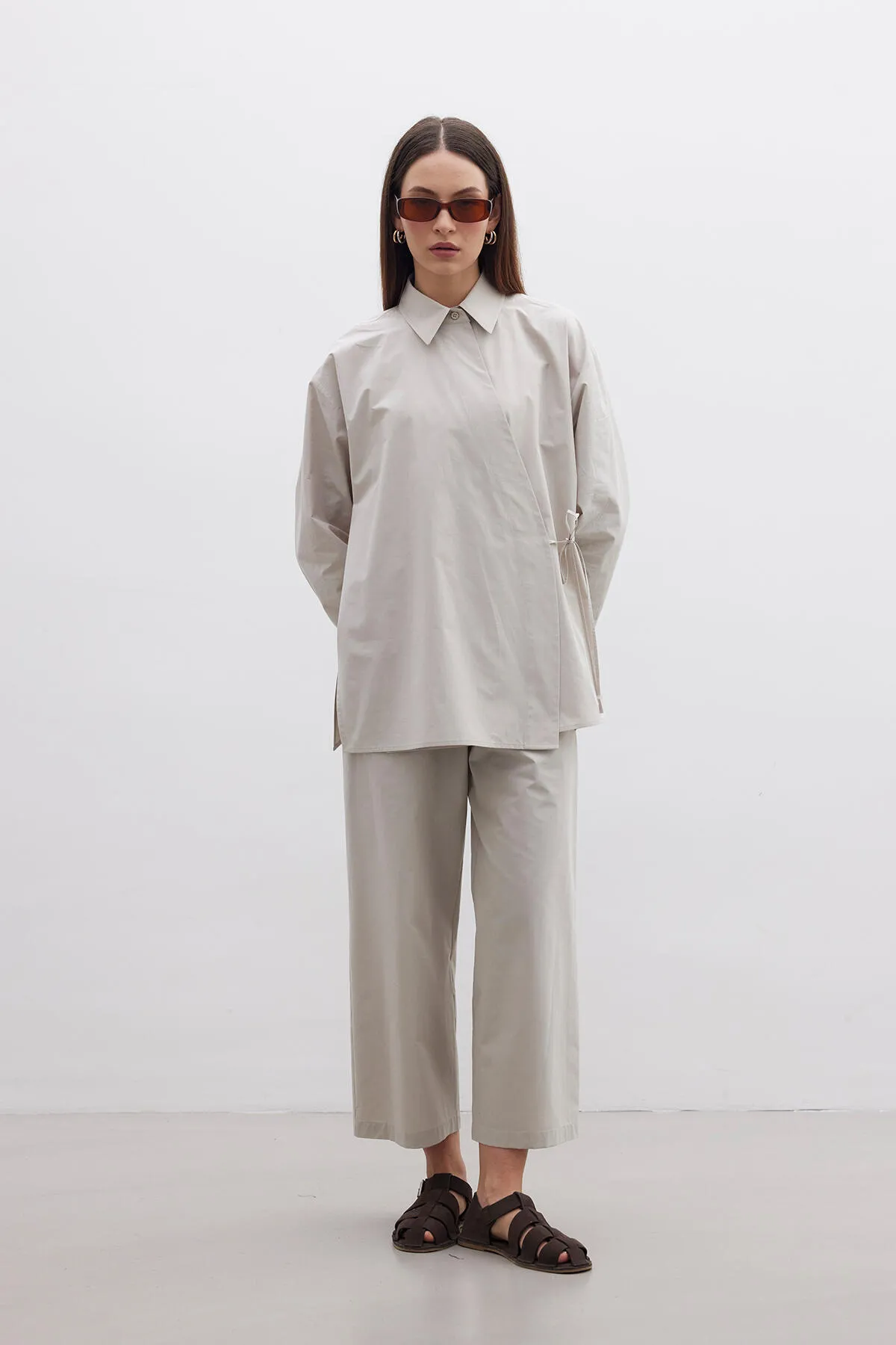 Manuka  GEKREUZTER VERSCHLUSS PREMIUM SHIRT STEIN