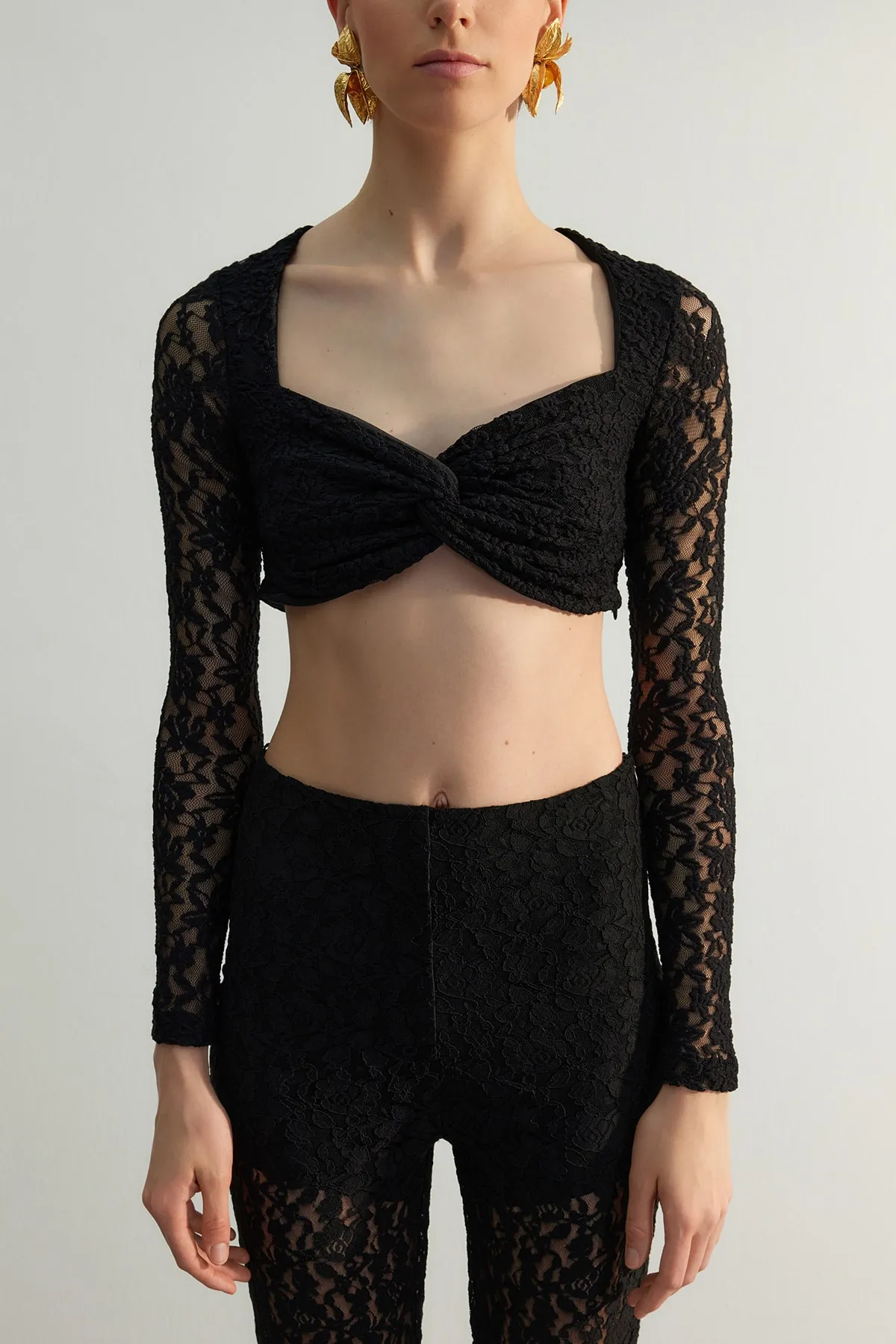Trendyol Collection  Limited Edition Bustier mit schwarzer Spitze und Details TPRSS23BS00098